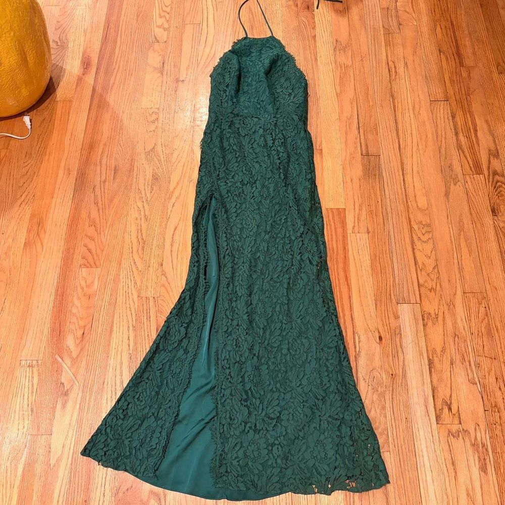 Fame and Partners Women's Green Lace Halter Maxi Lace‎ Formal Dress